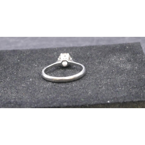 772 - A platinum ladies' solitaire diamond ring, approx. 0.90 carat, size P/Q, 4.1 grams gross