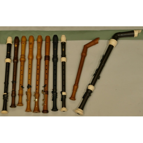 989 - 10 various recorders including Aulos 511B Tenor, Yamaha Bass, Triebert, Moeck,  and Mollenhauer, (2 ... 