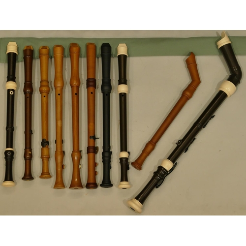 989 - 10 various recorders including Aulos 511B Tenor, Yamaha Bass, Triebert, Moeck,  and Mollenhauer, (2 ... 