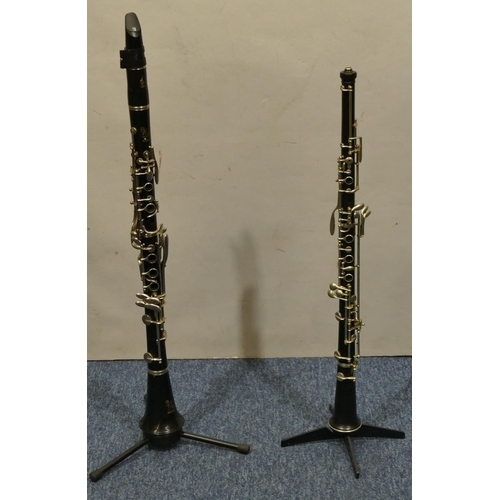 992 - A Boosey & Hawkes London clarinet and an oboe (2)