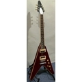 Gibson Flying V 6-string electric guitar, overall length 108cm, serial number 160116183, Made in USA... 