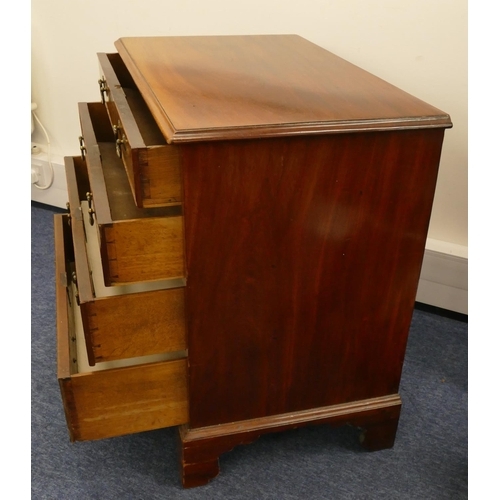 1160 - A George III mahogany small straight front chest of drawers with 4 long graduated drawers, drop bras... 