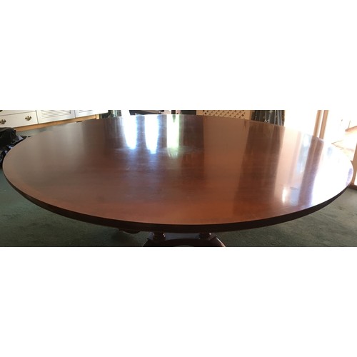 6188 - A large good quality reproduction mahogany circular 12 seat dining table on pedestal base with 4 spl... 