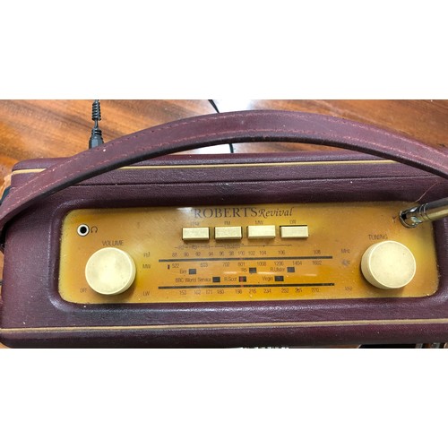 7090 - A Roberts Revival radio model R550 302765, (working) and a Pure digital radio, serial number 14005F6... 