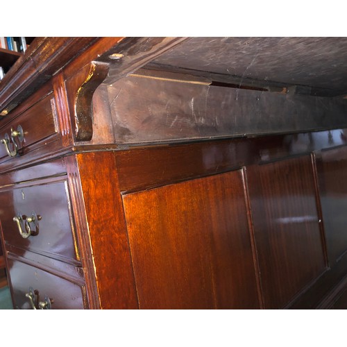 7065 - A large reproduction good quality partners desk, 8 drawers to 1 side and 2 cupboards to the other si... 