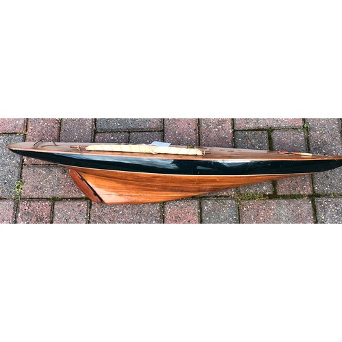 7132 - A pond yacht (no centre sail), 90cm long