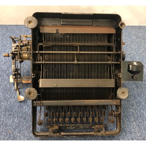 7137 - A vintage Remington standard typewriter.