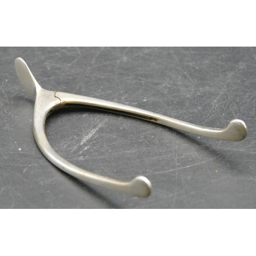 161 - A pair of Birmingham silver wishbone sugar nips, maker's mark L&S, 0.6oz gross