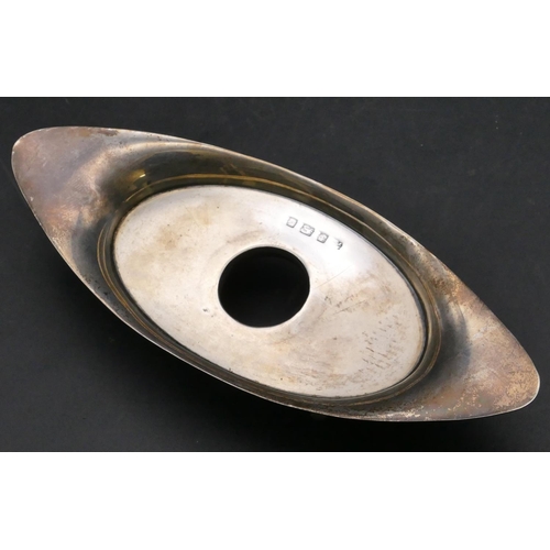 164 - A Birmingham silver oval boat shaped ink stand (no bottle) on 4 splayed feet, 17.6cm wide, 2.5oz