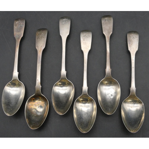 206 - A Harlequin set of 6 William IV and George IV silver teaspoons, 5 x London, 1830, 1 x London 1822, 3... 