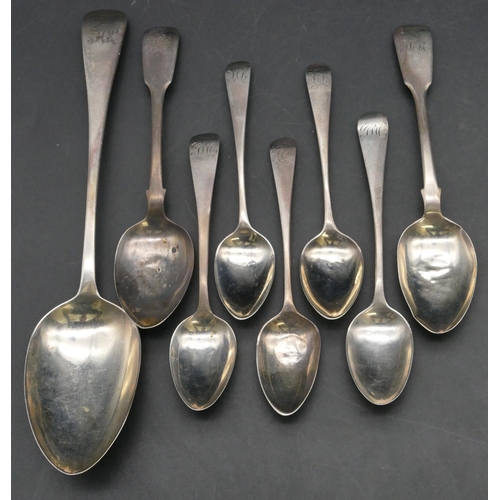 207 - A Victorian silver tablespoon and 7 various silver teaspoons, 4.9oz (8)