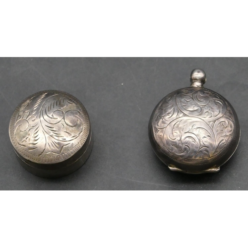 225 - A small 925 circular silver pill box with cover and engraved scroll decoration, also a silver Sovere... 