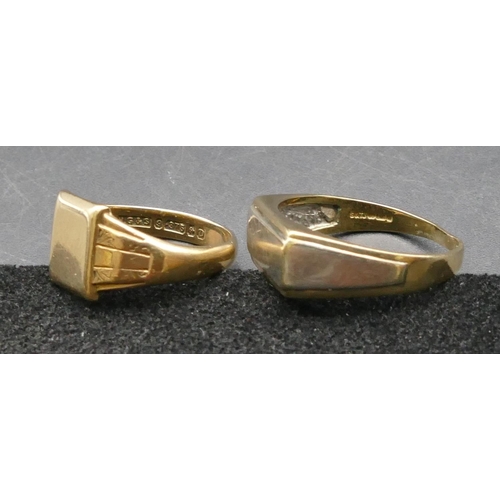 404 - A 9ct 2 coloured gentlemen's gold signet ring, Size T, another gentlemen's 9ct gold signet ring, Siz... 