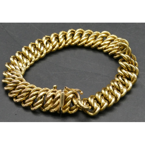 416 - A 9ct gold flat linked bracelet, 19.5cm long, 20.8 grams