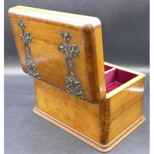 463 - A Victorian rectangular shaped jewellery box with brass mounts and hinges, hinged lid with red velve... 