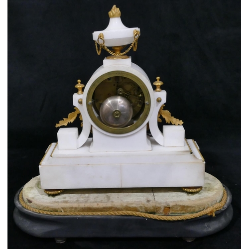 658 - A white marble and ormolu 8-day striking mantel clock with drum case, white enamel dial and Roman nu... 