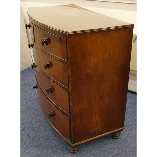 695 - A 19th Century mahogany bow fronted chest of drawers with 2 short and 3 long graduated drawers with ... 