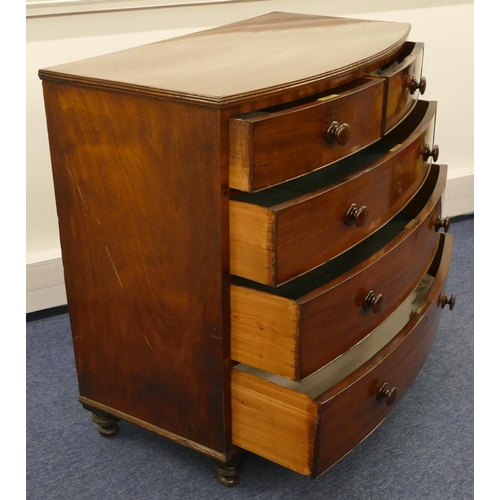 695 - A 19th Century mahogany bow fronted chest of drawers with 2 short and 3 long graduated drawers with ... 