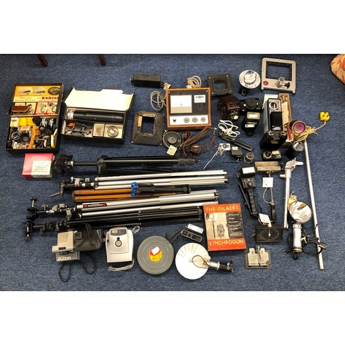 7141 - A large quantity of photographic and film equipment, including an Ingento Sure Shot Flash Lamp, a Ko... 