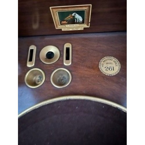 7161 - A wood cased Master Voice Model 261 gramophone with various 78