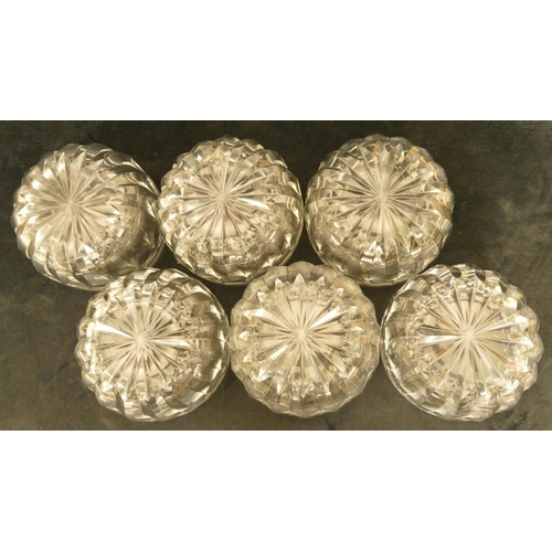 115 - A set of 6 Georgian cut glass round bulbous shaped finger bowls with thumb pattern decoration, circa... 