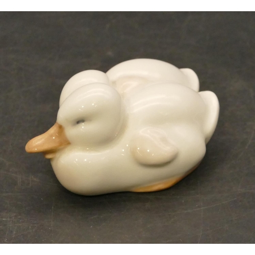 119 - A Royal Copenhagen group of 2 ducks, no. 516, 9.5cm long