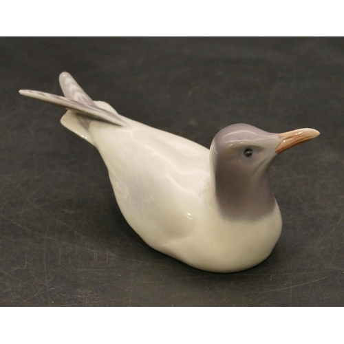 120 - A Royal Copenhagen figure of a bird, no. 104, 13cm long