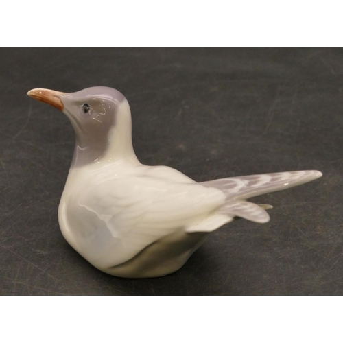 120 - A Royal Copenhagen figure of a bird, no. 104, 13cm long