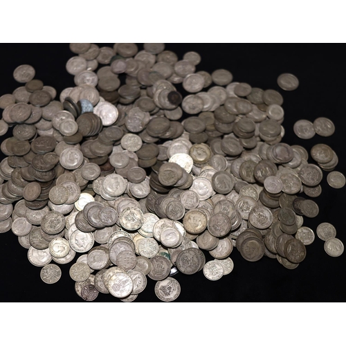 622 - A large collection of Victorian and later silver One Shilling, Sixpence etc., 2269 grams