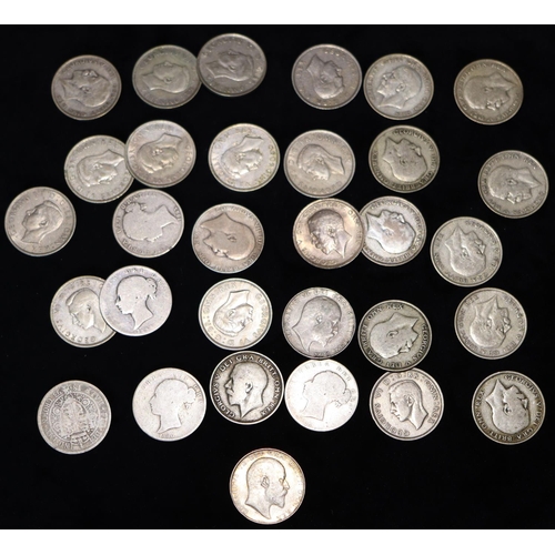 624 - A 1907 Half Crown and 30 various Victorian and late silver Half Crowns, 358 grams