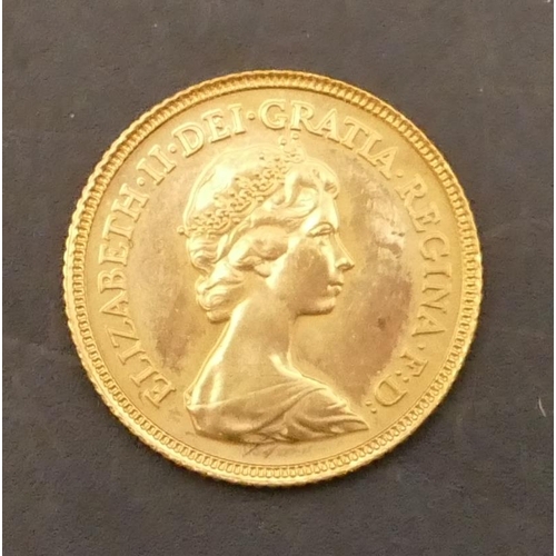 636 - An Elizabeth II gold Half Sovereign, 1982, 4 grams