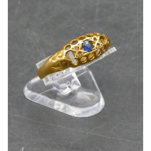 752 - An 18ct gold ring set with centre sapphire (other stones missing), Size Q/R, 1.7 grams gross