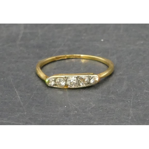 755 - An 18ct gold ladies' small 5-stone diamond ring, Size N/O, 1.4 grams gross