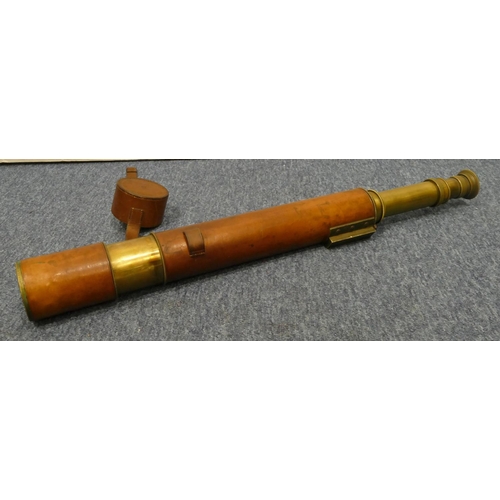 785 - WWI British military brass telescope F.A.Mk5 stamped 1922 with leather grip, 51.5cm long closed