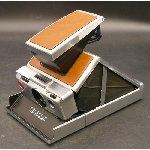 818 - A Polaroid SX-70 Land Camera