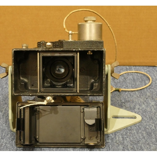 845 - An Aeronautical General Instruments (AGI) MkIV dial camera, circ. 1950's (boxed)