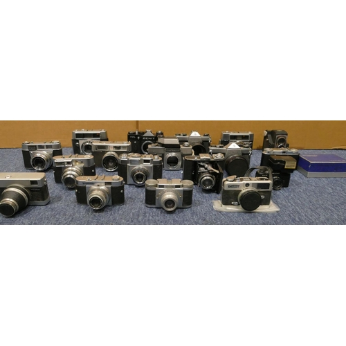 856 - 18 various cameras, including Vitomatic II, Exacta RT L 1000, Pentax Spotmatic, a Vito II 35mm (boxe... 