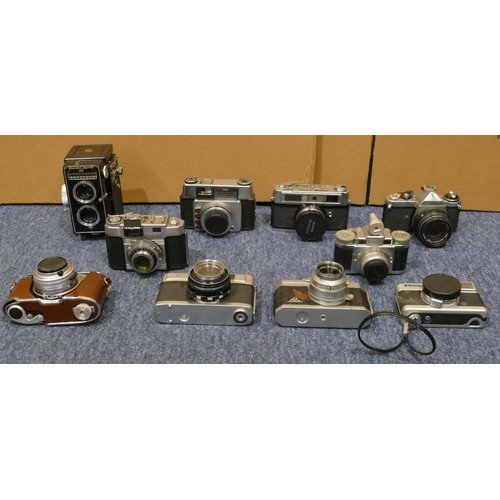 860 - 10 various cameras, including Paxette, Kodak Retina II, Ilford Sportsmaster, Minolta A5, Ricoh Auto ... 