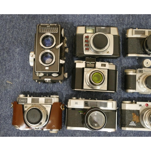 860 - 10 various cameras, including Paxette, Kodak Retina II, Ilford Sportsmaster, Minolta A5, Ricoh Auto ... 