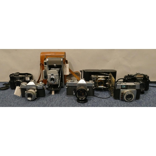 867 - Zeiss Ikon Contaflex camera, an Edixa 2MTL camera, a Yashica TL Electro X camera and various other c... 