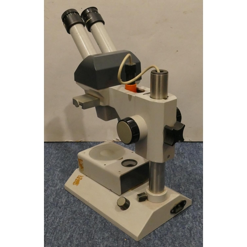 869 - Carl Zeiss Dissection microscope