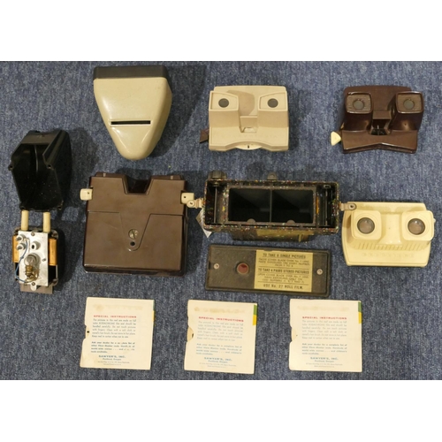 906 - A Coronet 3-D Stereo-Viewer, 2 View-Masters, a similar smaller Stereo-Click junior with 3 View-Maste... 