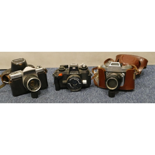 910 - A Nikonos Underwater Nikon IV-A camera, an Ihagee EXA II camera with leather case and a Kowa camera ... 