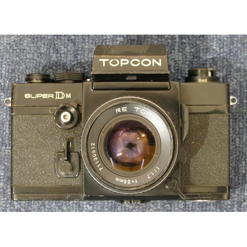 916 - A Topcon Super DM camera