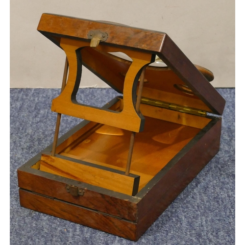 917 - A Victorian walnut Stereoscope Viewer, 23cm wide