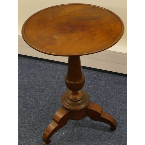 963 - A 19th Century mahogany round tilt-top occasional table on bulbous stem and 3 splayed legs with bras... 