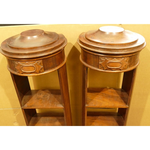 979 - A pair of reproduction mahogany round hanging open bookshelves, 34cm wide, 26cm deep, 107cm high