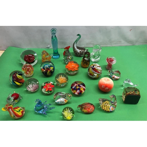 8076 - A quantity of paperweights and glass ornaments. (28)