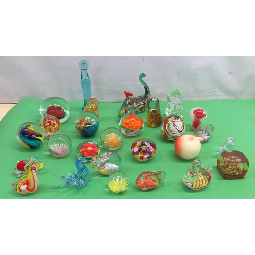 8076 - A quantity of paperweights and glass ornaments. (28)