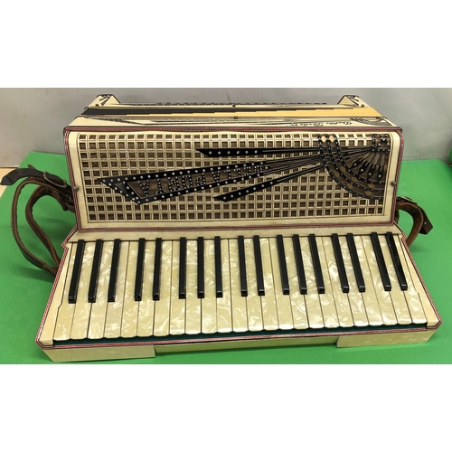 8078 - A Della Porta IV piano accordion, in fitted hard case.